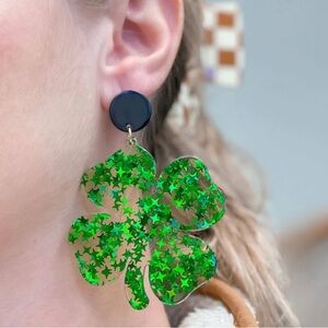 NEW  CLEAR RESIN CONFETTI CLOVER DANGLE EARRINGS